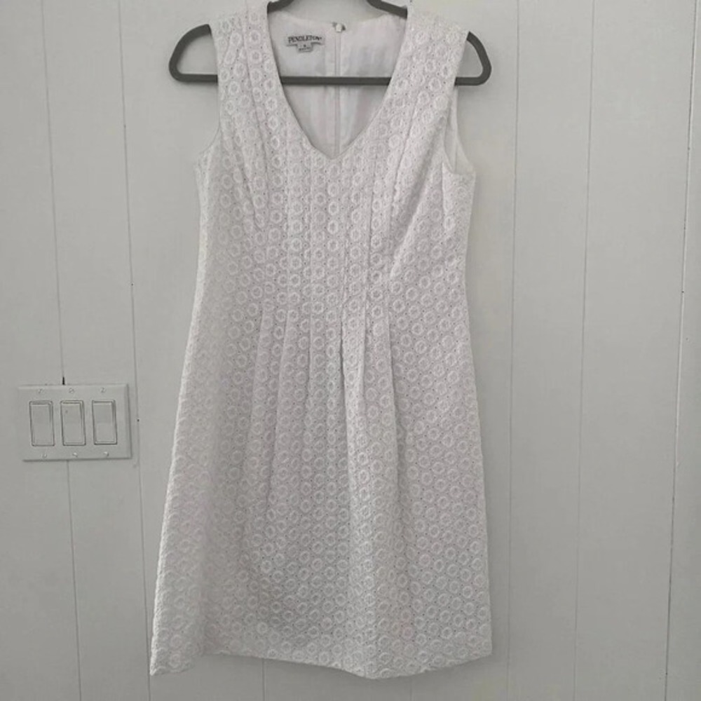 Pendleton Fit & Flare Dress Womens 6 White Eyelet lace Lined Sleeveless V-neck